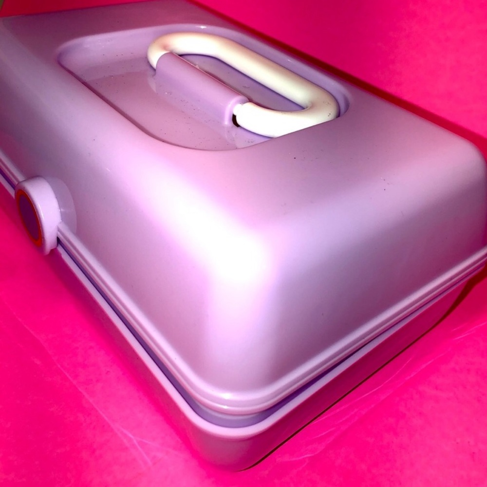 💘🦋💘 90s Lisa frank plastic square cosmetics box. New